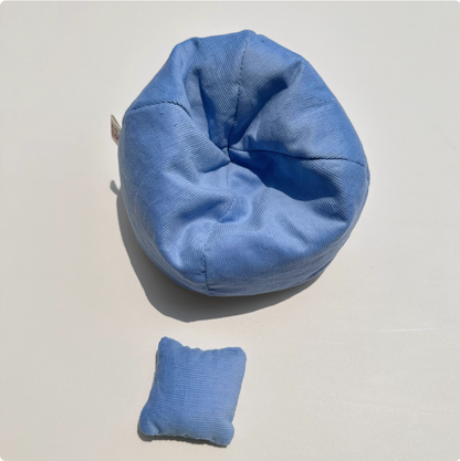 17CM LABUBU pendant doll sofa accessory for car use. Miniature miniature sofa for LABUBU doll, used as shooting prop.